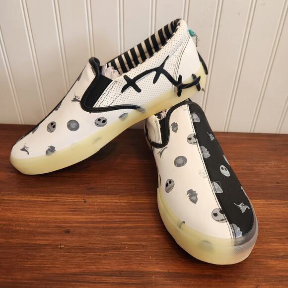Disney's Nightmare Before Christmas‎ Men's Size 11 Glow in the Dark Shoes New - Picture 9 of 14